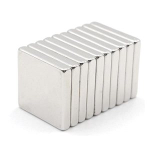 Μαγνήτης νίκελ αυτοκόλλητος τετράγωνος 10x10χιλ. πάχος 1χιλ.